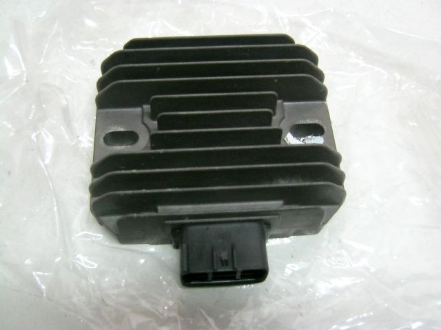 Régulateur haute tension SUZUKI 1400 GSX