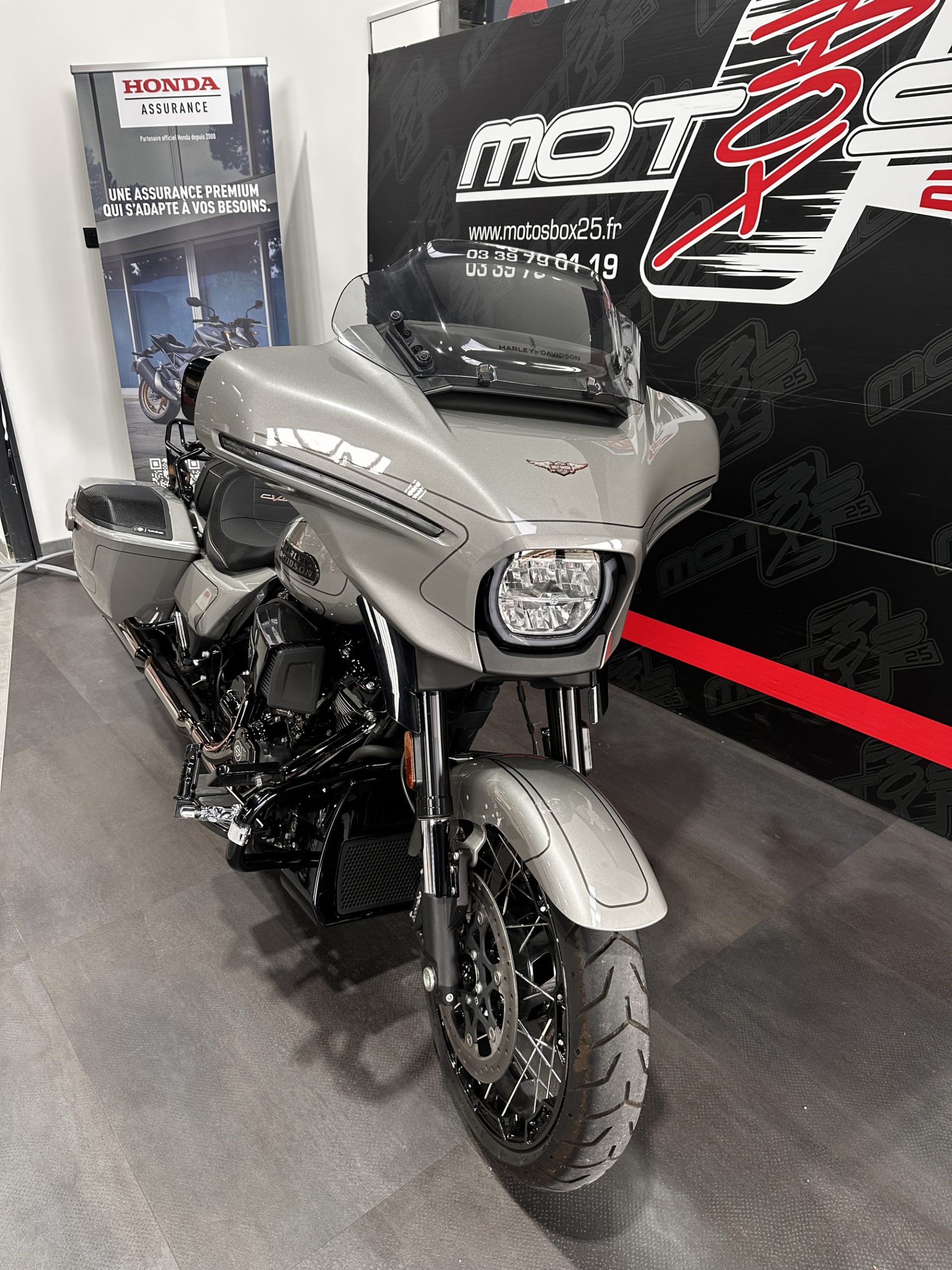 HARLEY-DAVIDSON TOURING STREET GLIDE 1977 CVO – Image 2