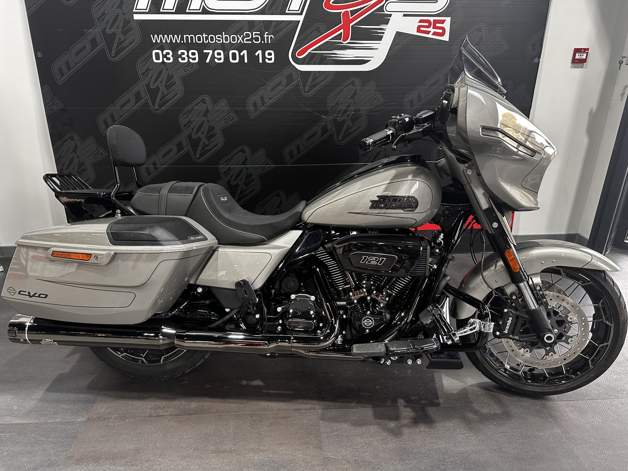 HARLEY-DAVIDSON TOURING STREET GLIDE 1977 CVO – Image 4