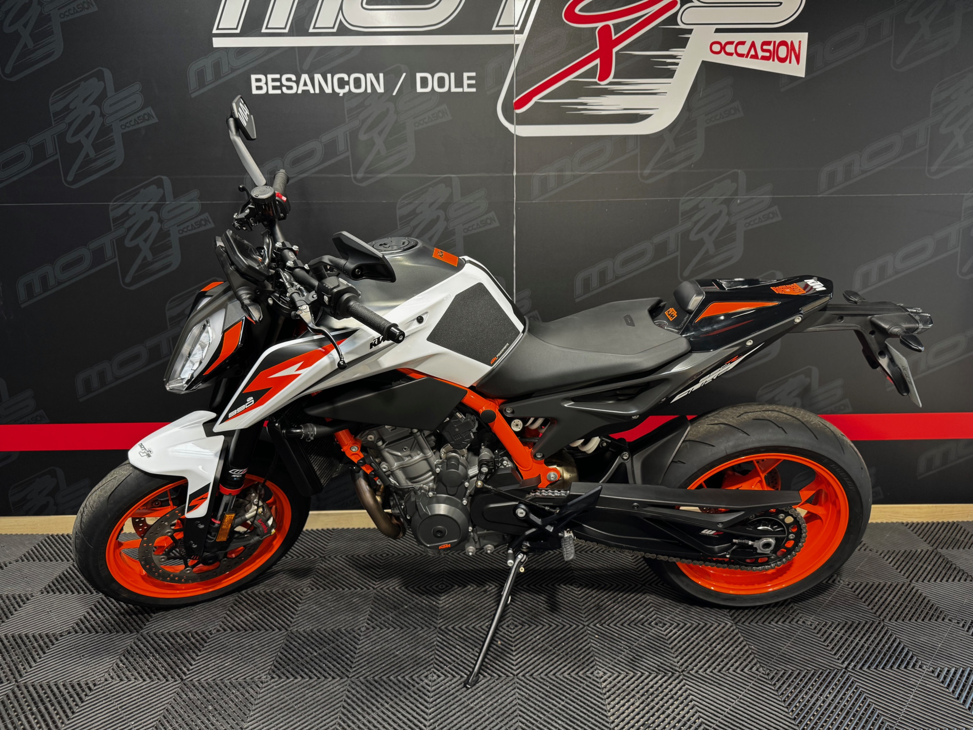 KTM 890 DUKE R – Image 2