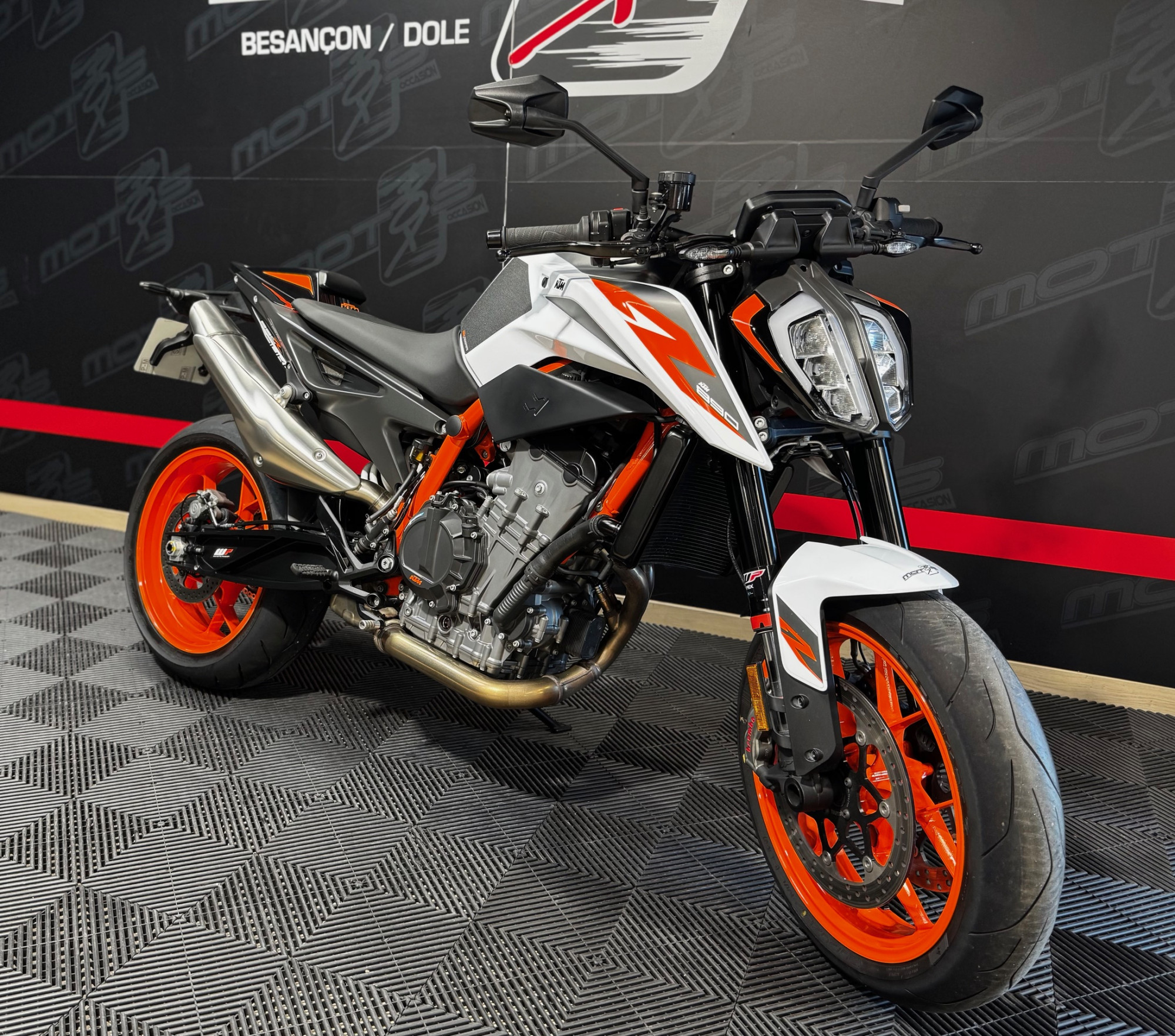 KTM 890 DUKE R – Image 3