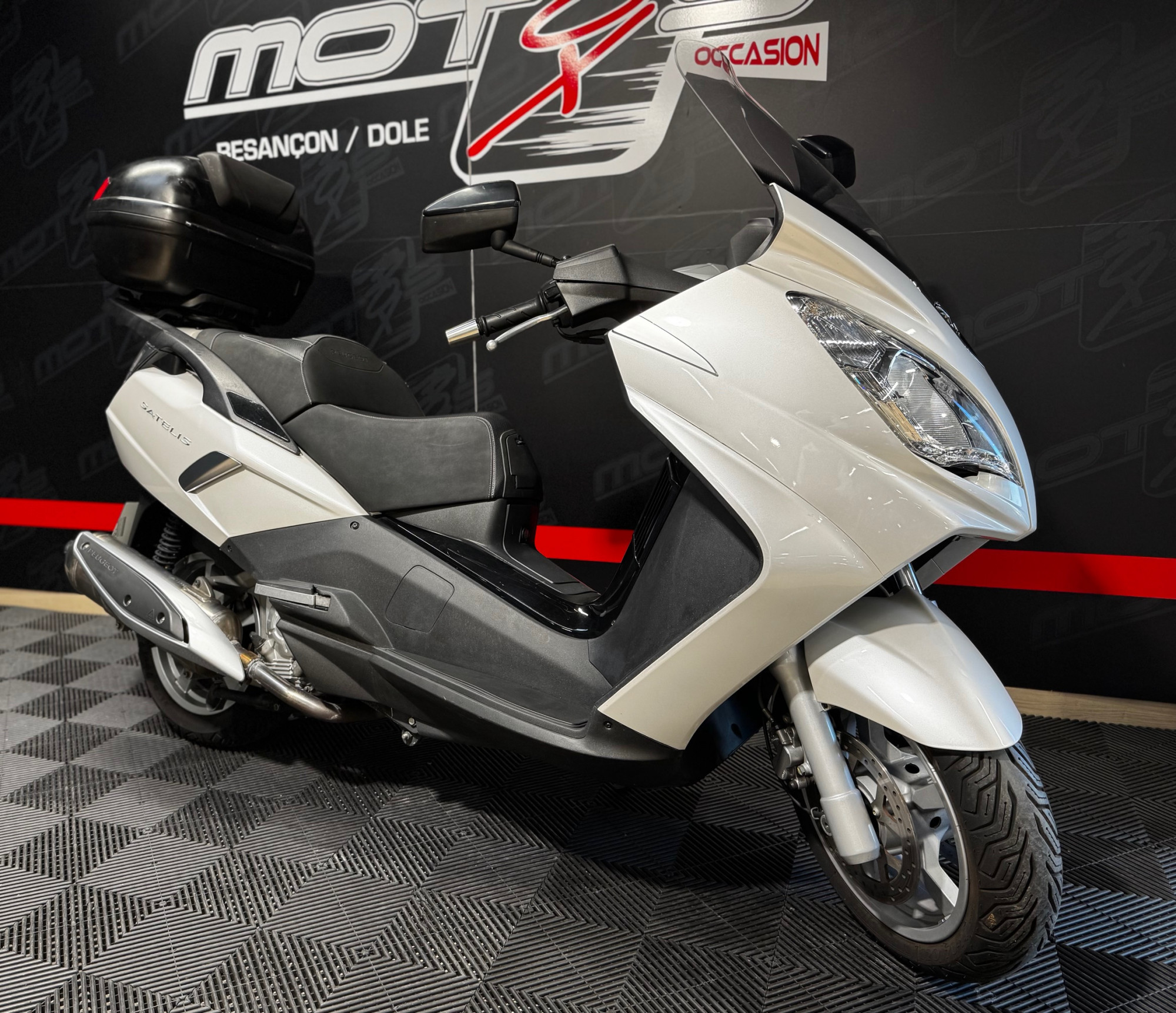 PEUGEOT SATELIS 400 i - A PARTIR DE 86€/MOIS – Image 3