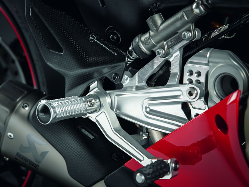 Repose-Pieds Pilote Réglables Rizoma – Ducati Panigale V4/S/R (2018-2022) – Image 2