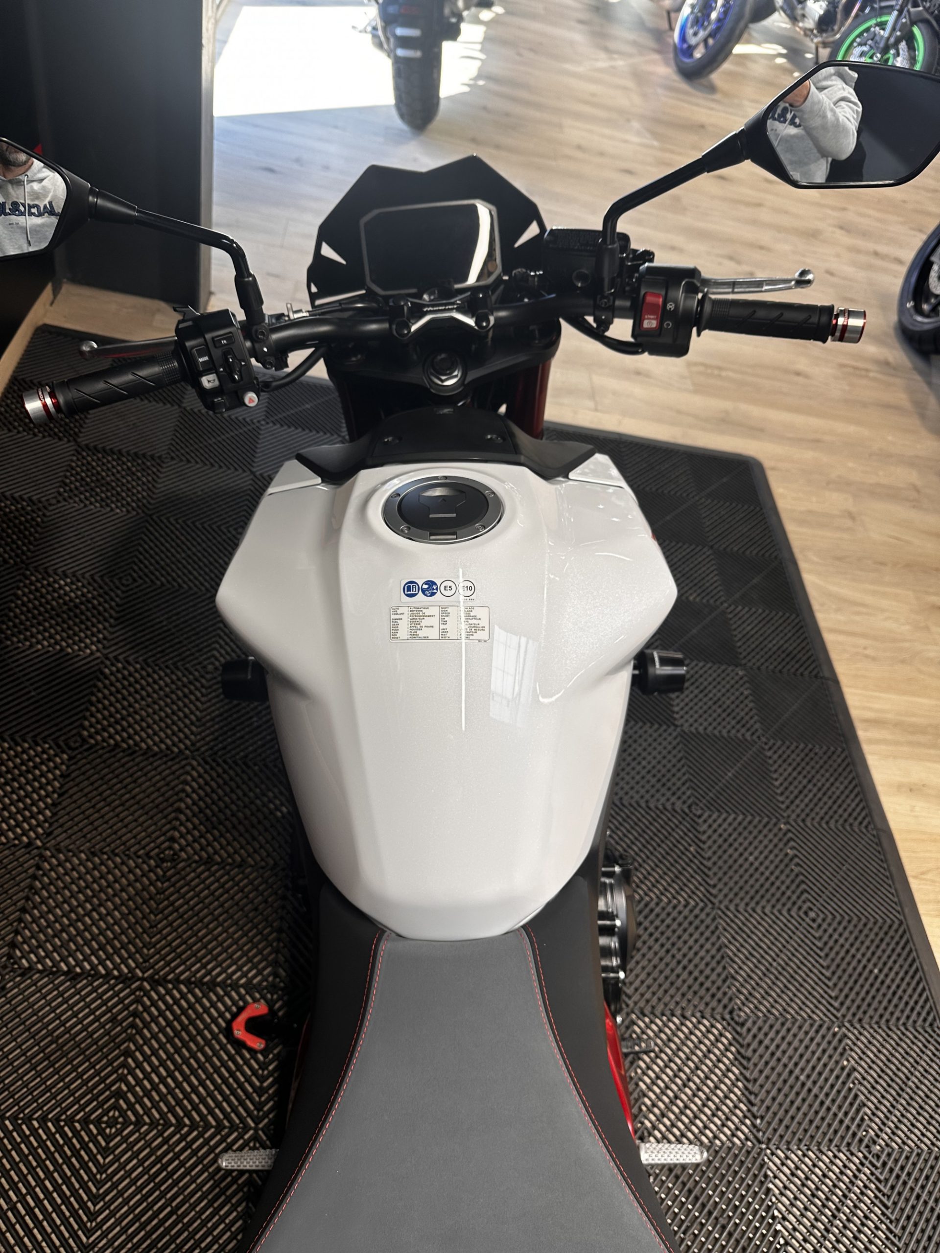 HONDA CB 750 HORNET – Image 4