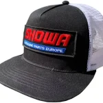 Casquette SHOWA trucker noire et blanche avec logo rouge 3D