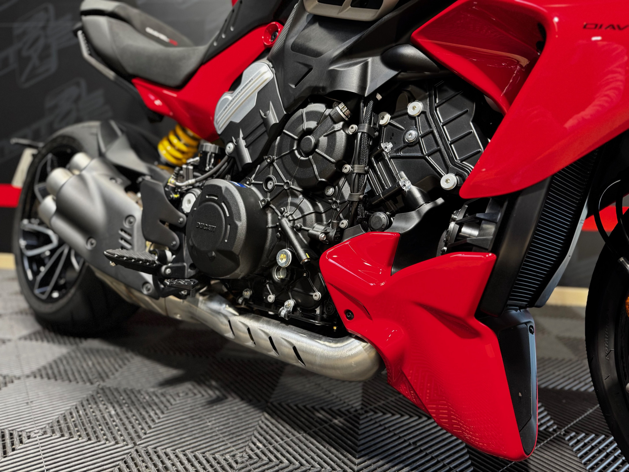 DUCATI DIAVEL V4 2025 - A APRTIR DE 335€/MOIS – Image 4