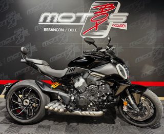 DUCATI DIAVEL V4 NOIR AKRAPOVIC - A PARTIR DE 449€/MOIS