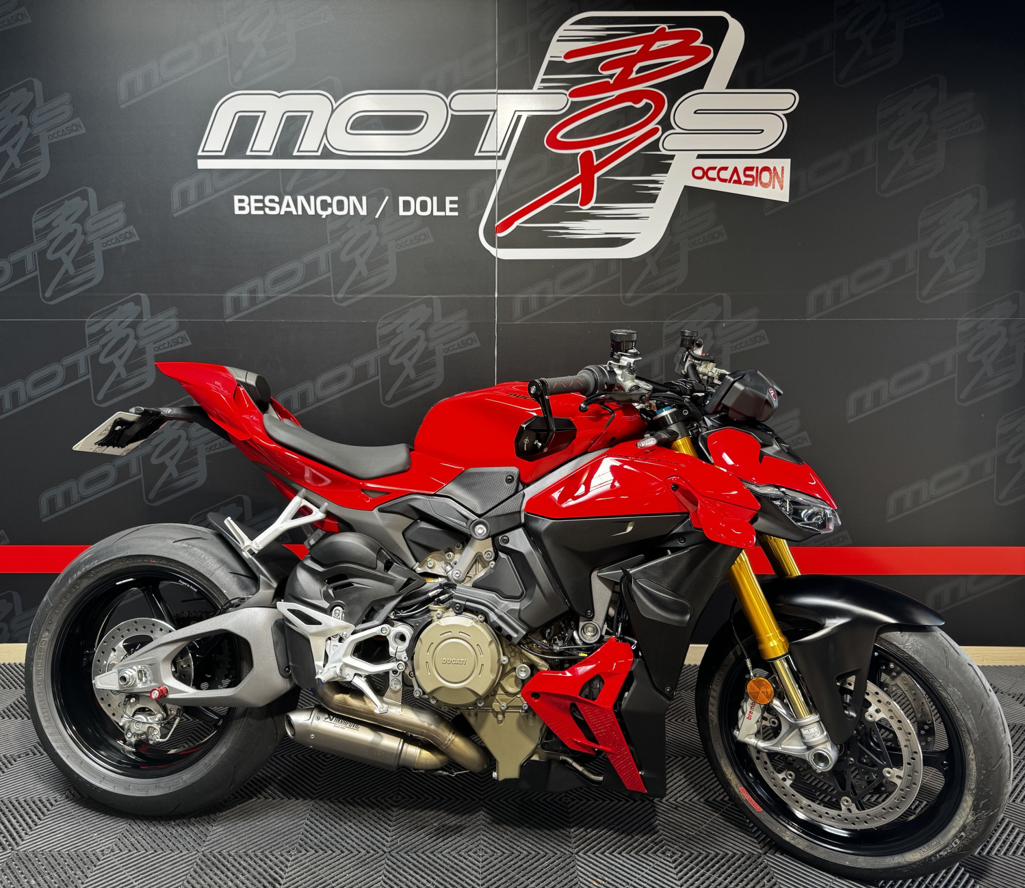 DUCATI STREETFIGHTER V4 S AKRAPOVIC - A PARTIR DE 394€/MOIS