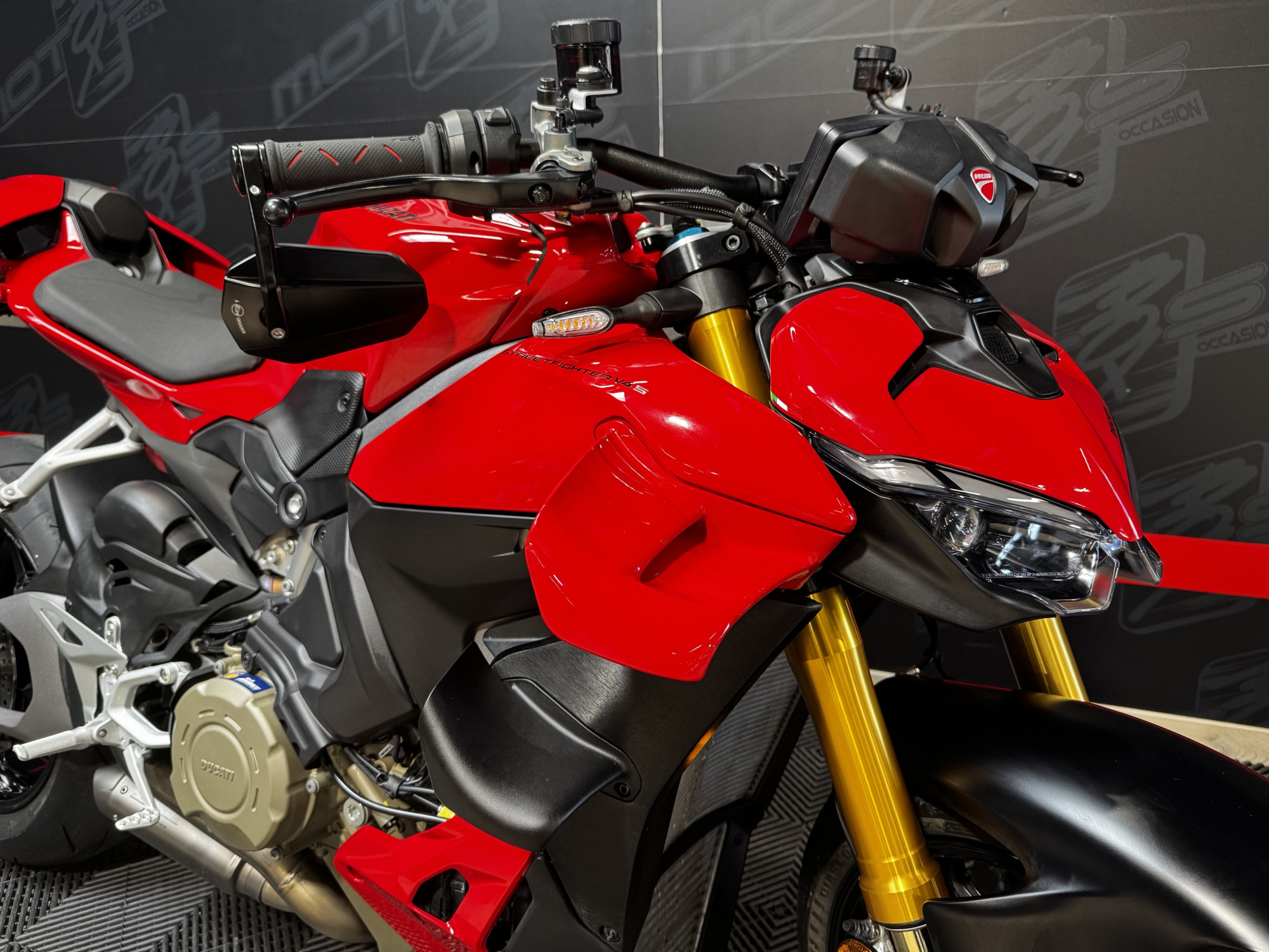 DUCATI STREETFIGHTER V4 S AKRAPOVIC - A PARTIR DE 394€/MOIS – Image 4