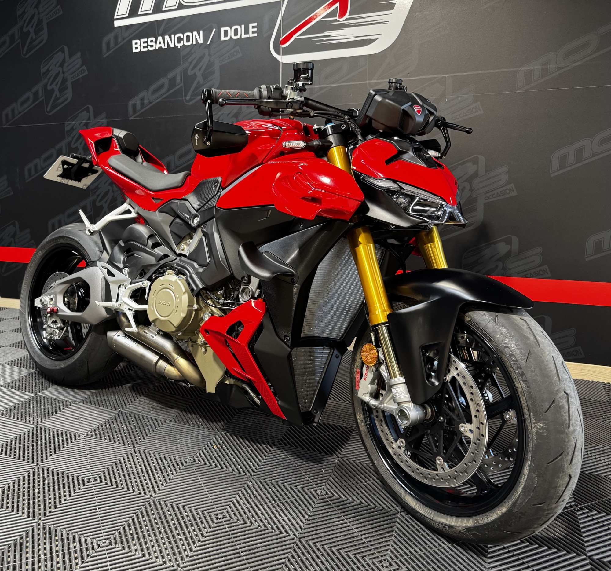 DUCATI STREETFIGHTER V4 S AKRAPOVIC - A PARTIR DE 394€/MOIS – Image 3
