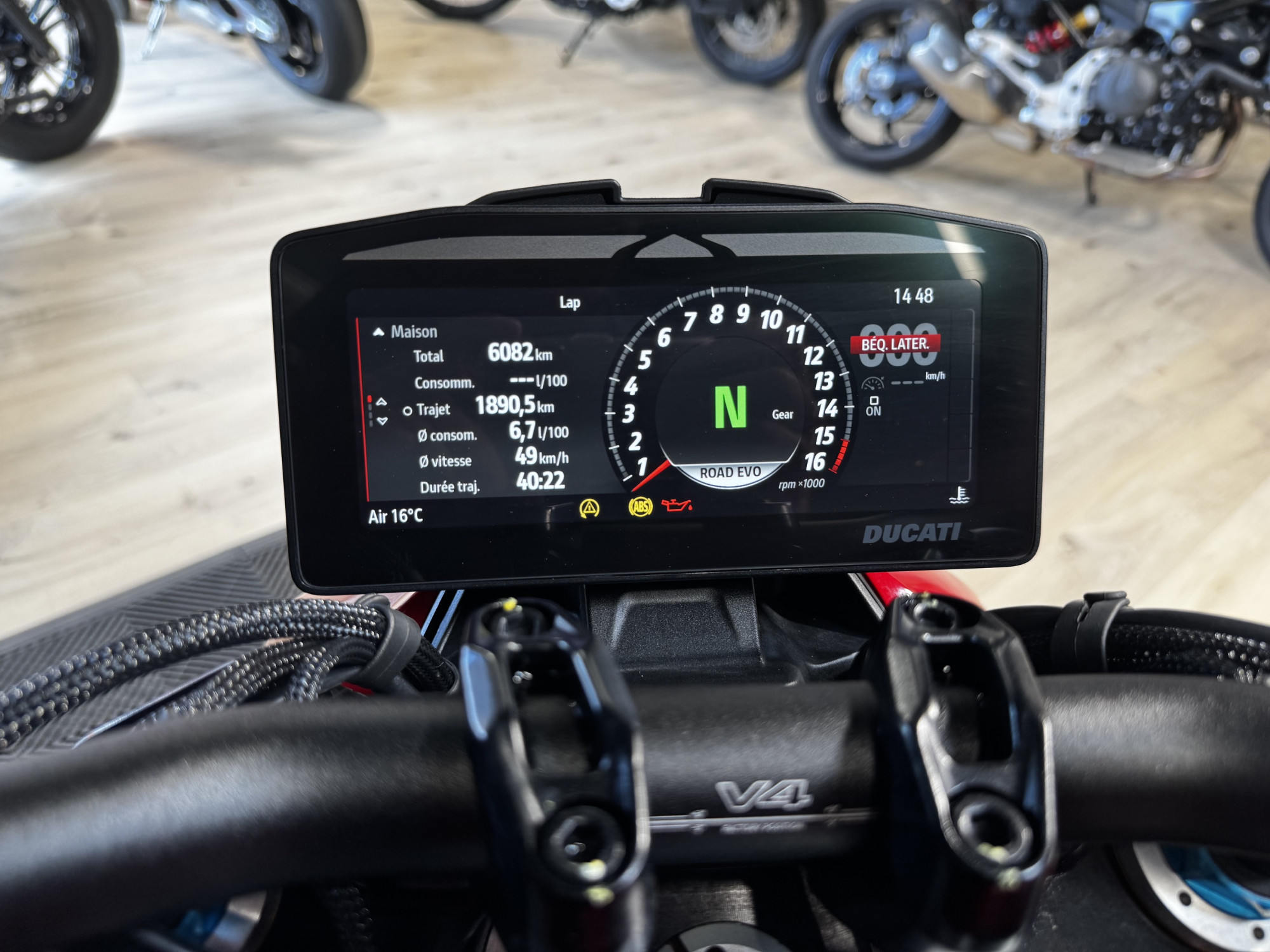 DUCATI STREETFIGHTER V4 S AKRAPOVIC - A PARTIR DE 394€/MOIS – Image 7